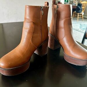 House of Harlow 1960 Brown Heeled Boots with Chunky Heel